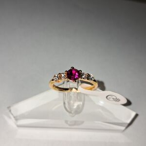 NWT Five-Stone Goldtone Accent Ring w/ Pinkish/Purple Center & Rhinestones